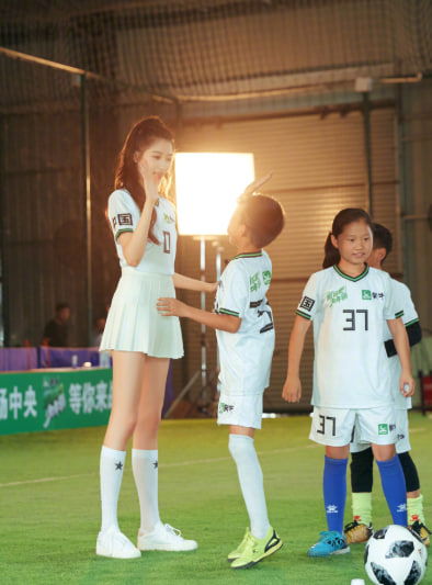 伊普斯维奇球衣助力青少年体育成长